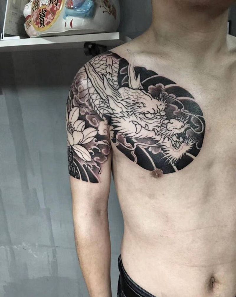 荷花龙半甲纹身图片_手臂胸部新传统纹身图案
