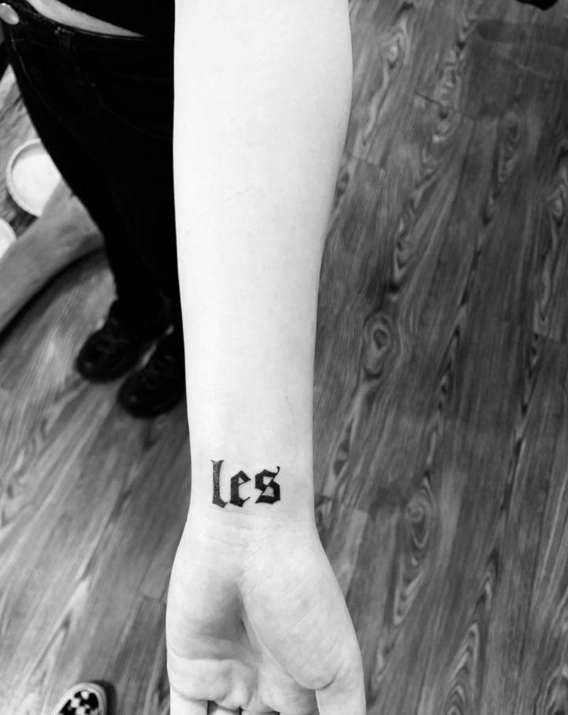 字母纹身图片_手臂纹身图案