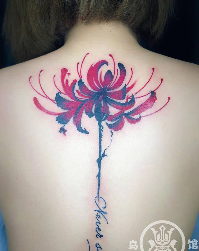 彼岸花纹身图片_背部水彩水墨原创英文纹身图案