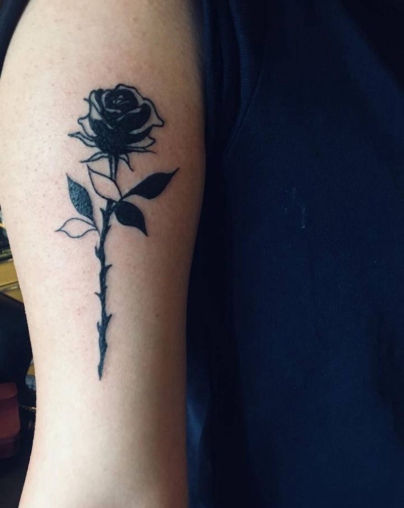 玫瑰纹身图片_肩部纹身图案