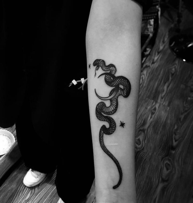 蛇纹身图片_手臂纹身图案