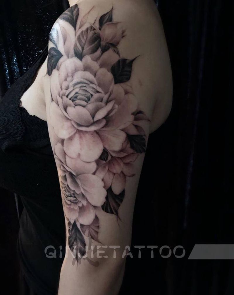 素花纹身图片_手臂欧美写实素花纹身图案