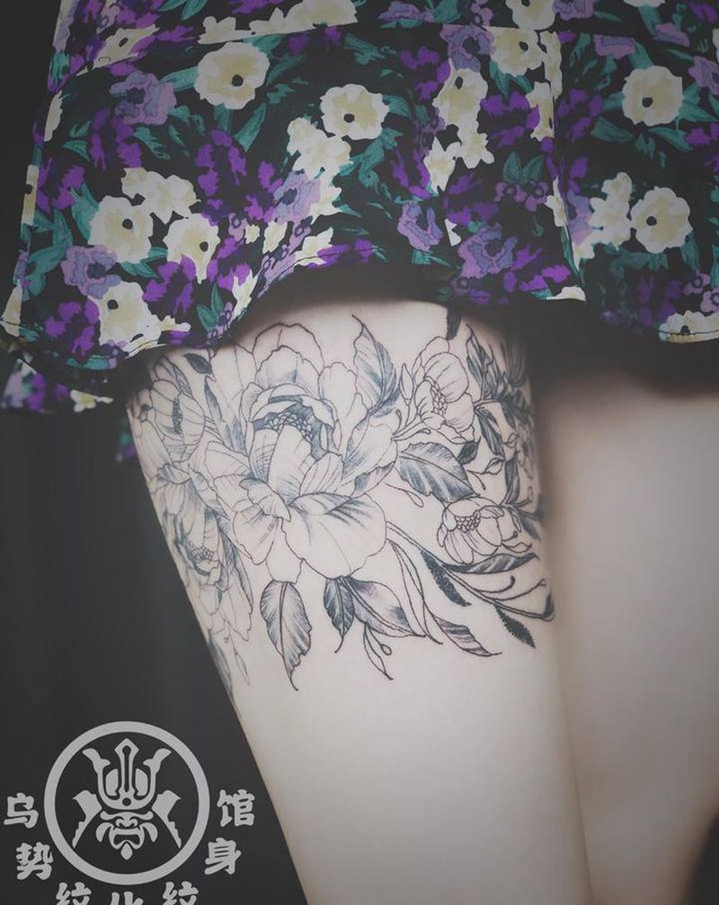 素花纹身图片_腿部点刺素花纹身图案