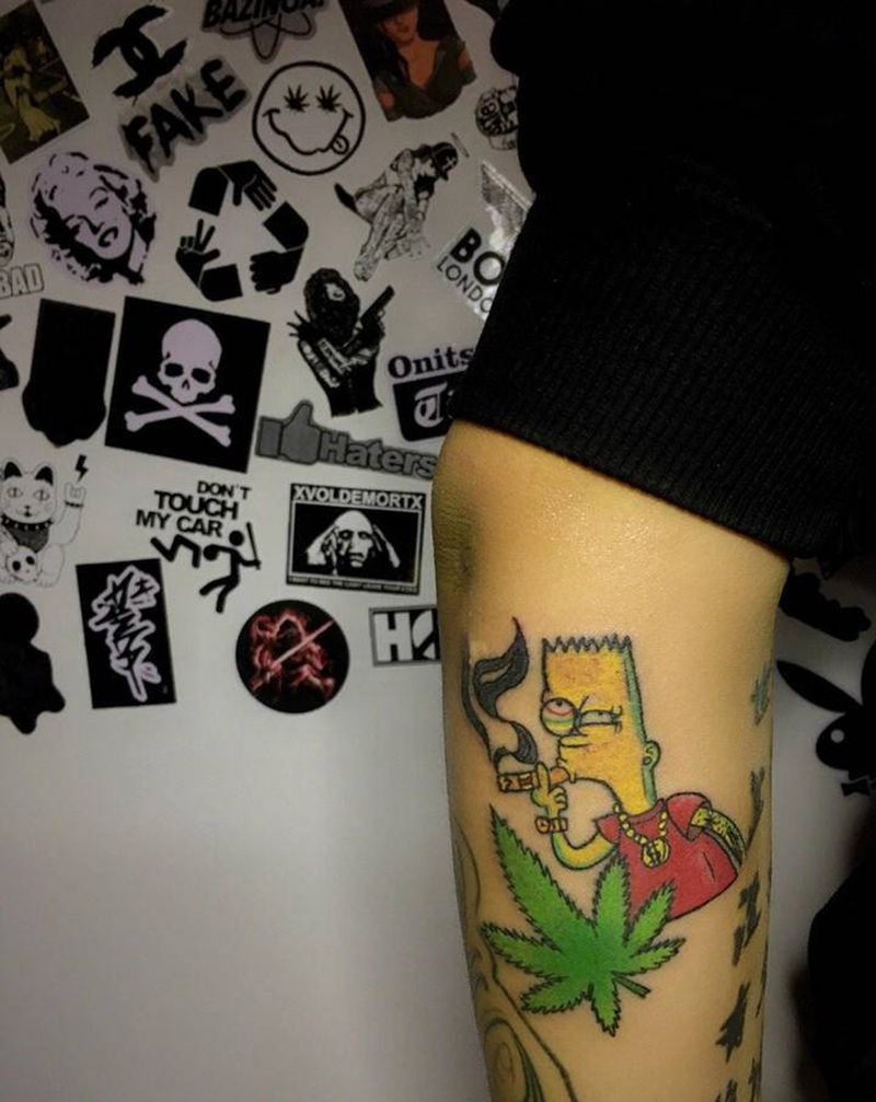 辛普森纹身图片_手臂New School纹身图案