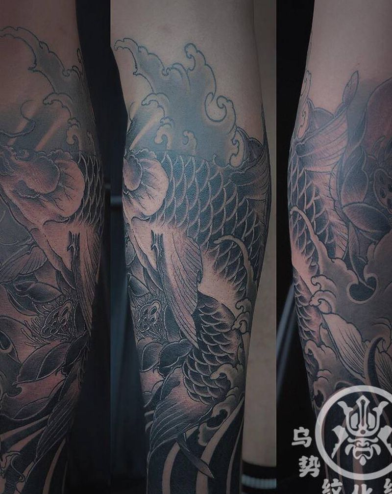 鲤鱼纹身图片_腿部脚部新传统纹身图案