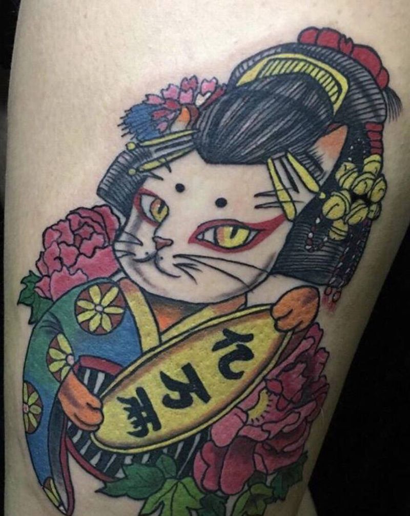 招财猫纹身图片_腿部新传统纹身图案