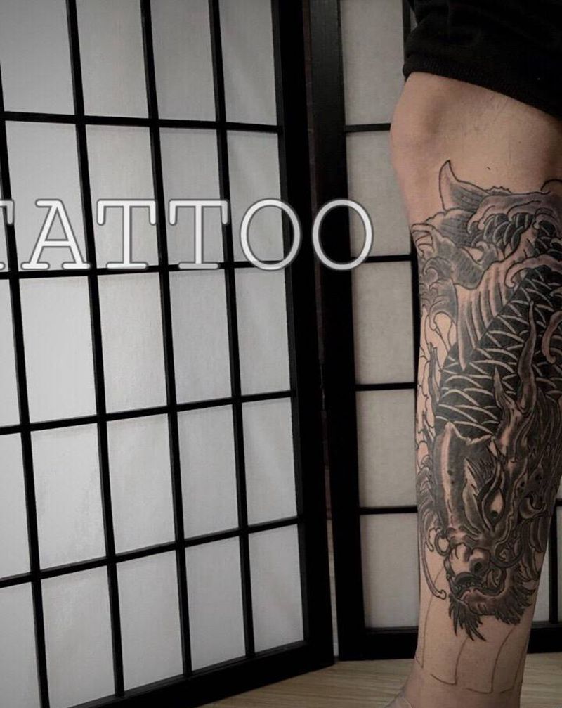 包小腿鳌鱼纹身图片_腿部新传统纹身图案