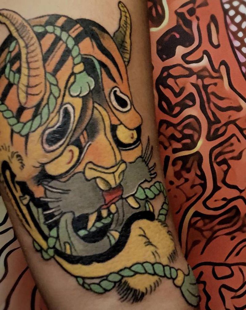遮盖般若老虎纹身图片_手臂纹身图案