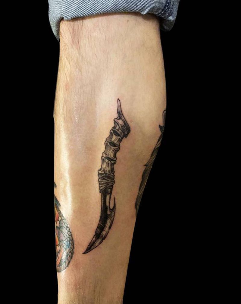 匕首纹身图片_腿部纹身图案