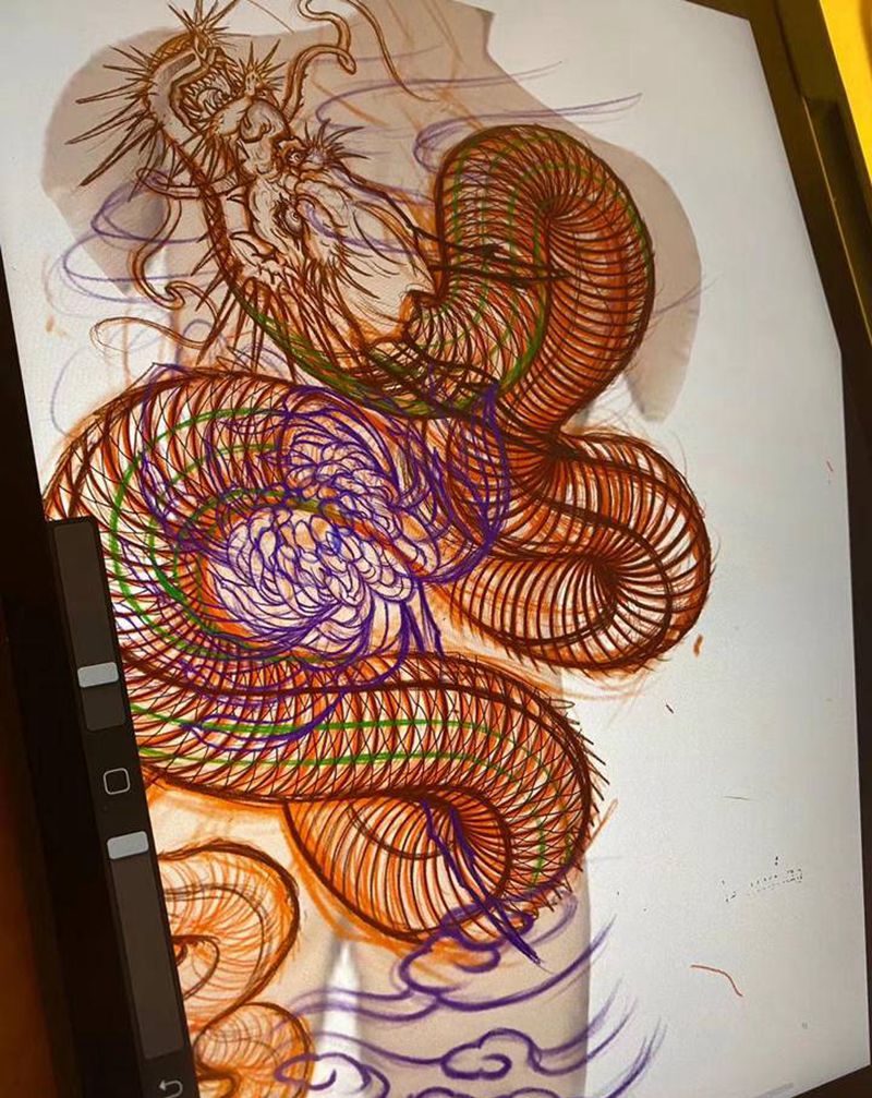 起个满背龙手稿纹身图片_背部纹身图案