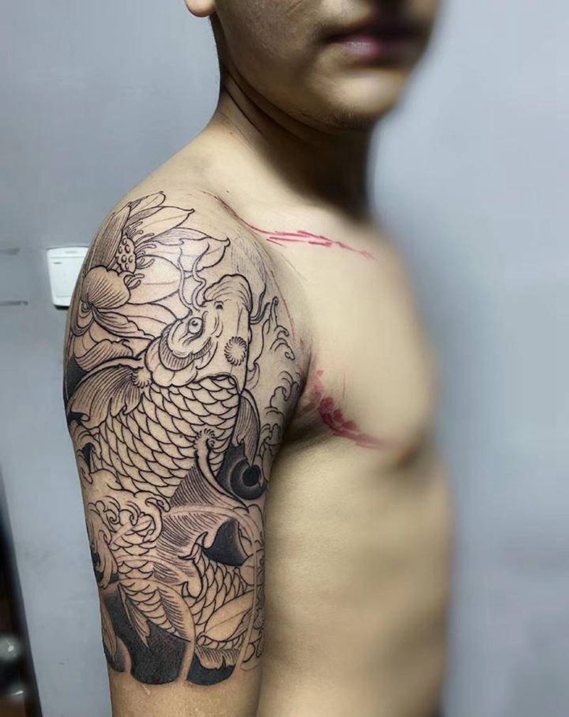 鲤鱼纹身图片_手臂纹身图案