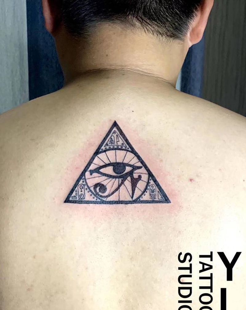 荷鲁斯之眼纹身图片_背部图腾几何纹身图案