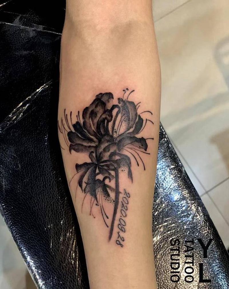 彼岸花纹身图片_手臂水彩水墨纹身图案