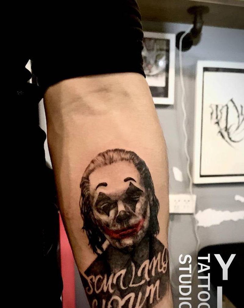 joker纹身图片_手臂欧美写实人物joker纹身图案