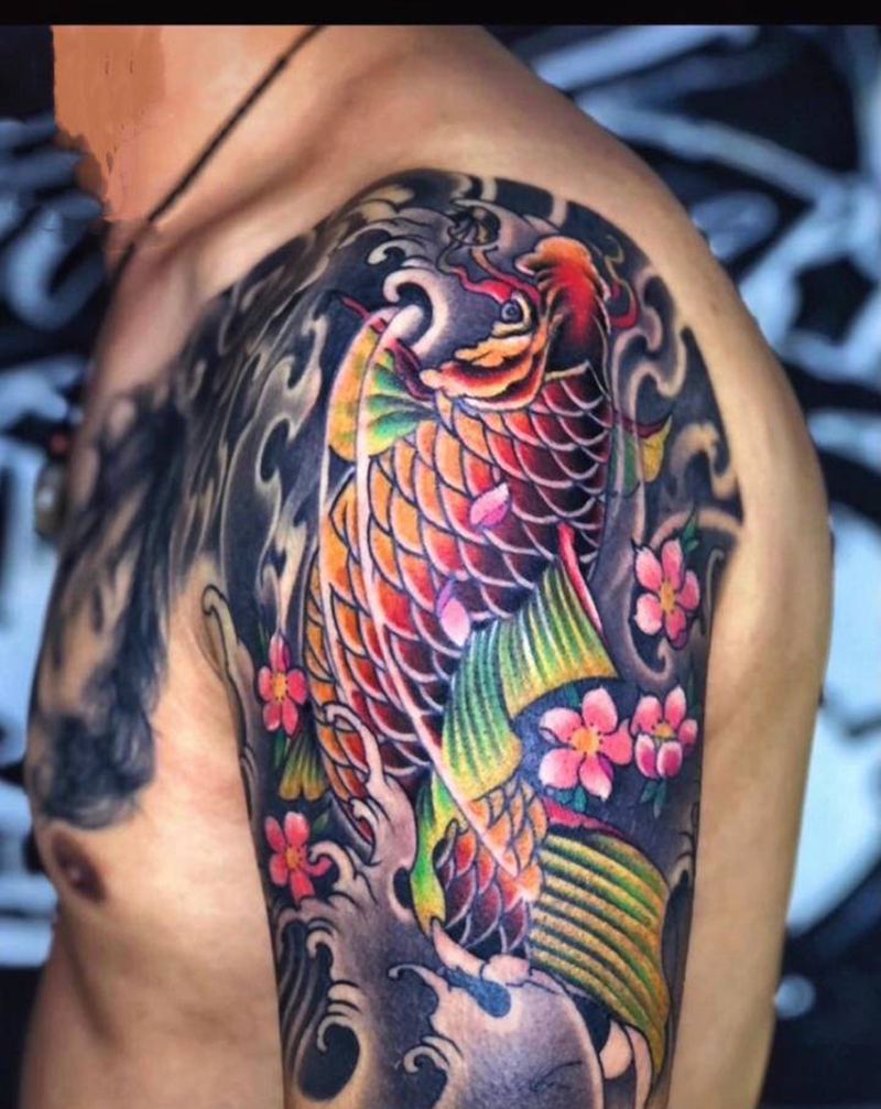 鱼纹身图片_新传统纹身图案