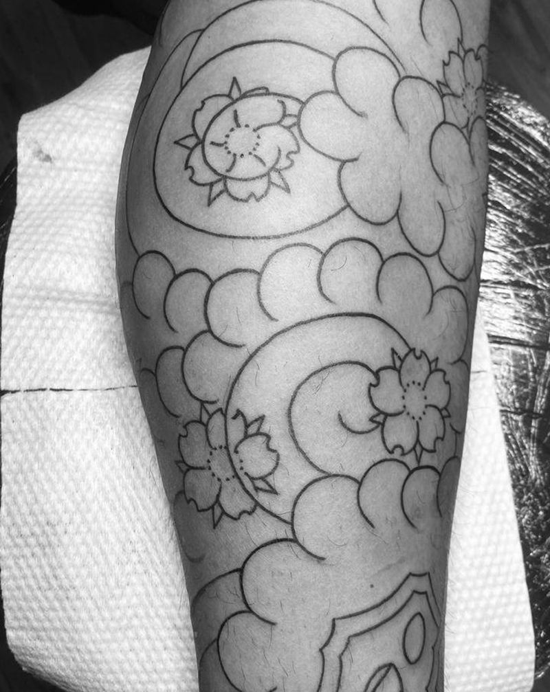 传统手绘樱花泡泡云纹身图片_老传统纹身图案