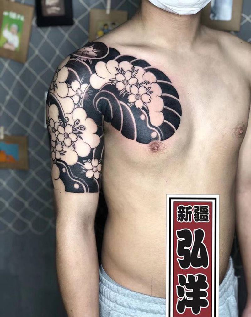 樱花半甲进度纹身图片_手臂老传统纹身图案