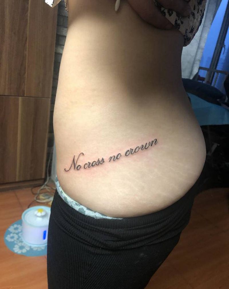 英文字母纹身图片_臀部纹身图案