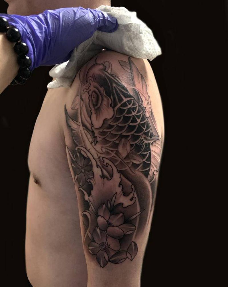 鲤鱼纹身图片_手臂纹身图案