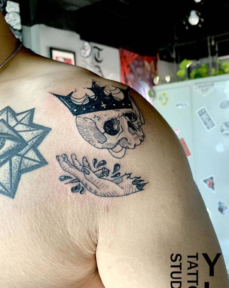 小图纹身图片_肩部纹身图案