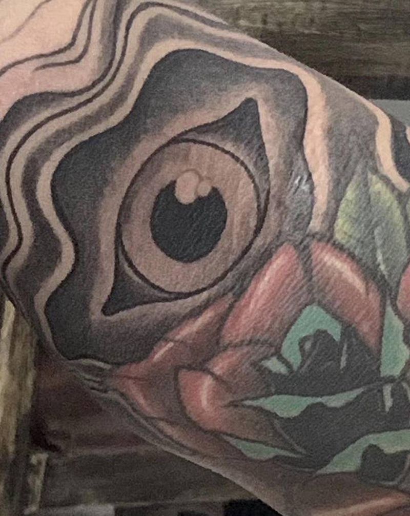 原创眼睛纹身图片_手臂老传统New School眼睛纹身图案