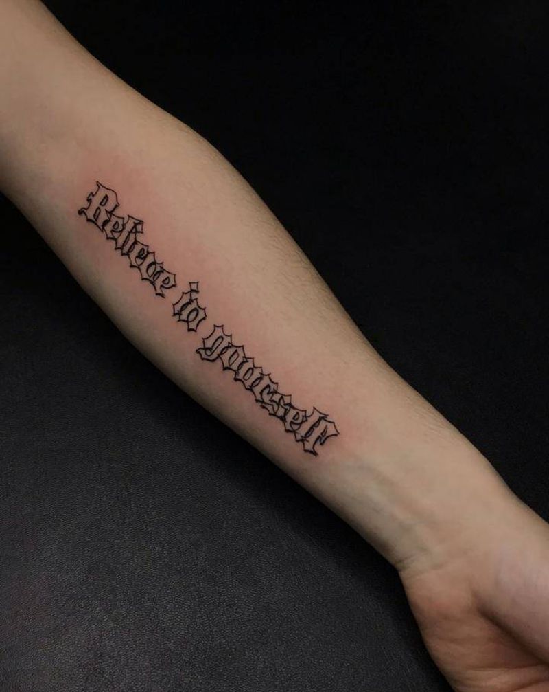 字母花体字纹身图片_手部手臂花体字花体字字母纹身图案