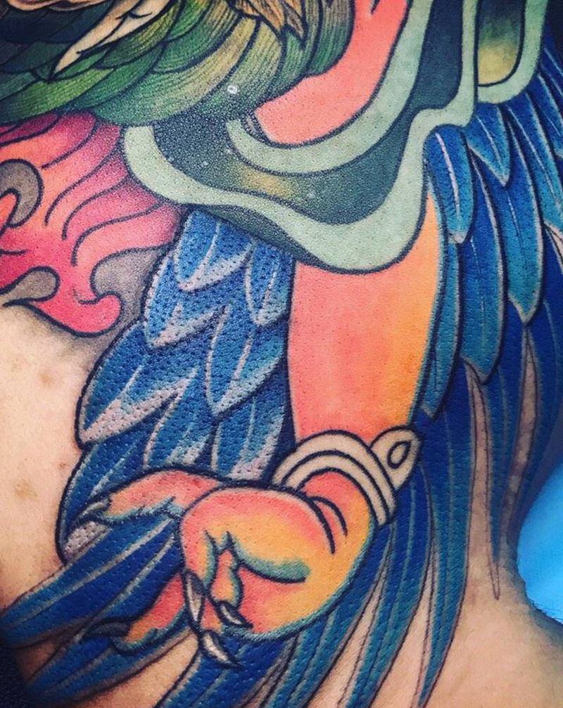 翅膀纹身图片_背部纹身图案