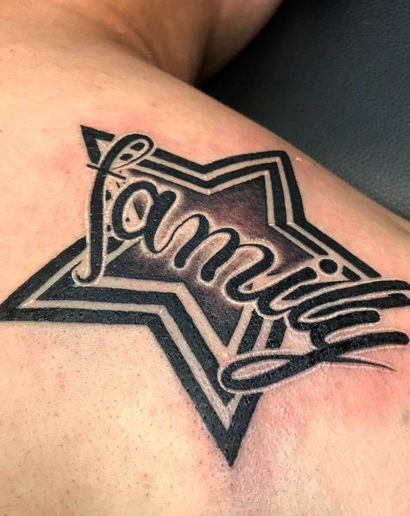 家人纹身图片_背部纹身图案