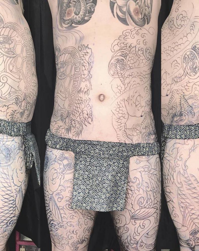 《黃室紋身》今日工時故事：前身纹身图片_腹部腿部纹身图案