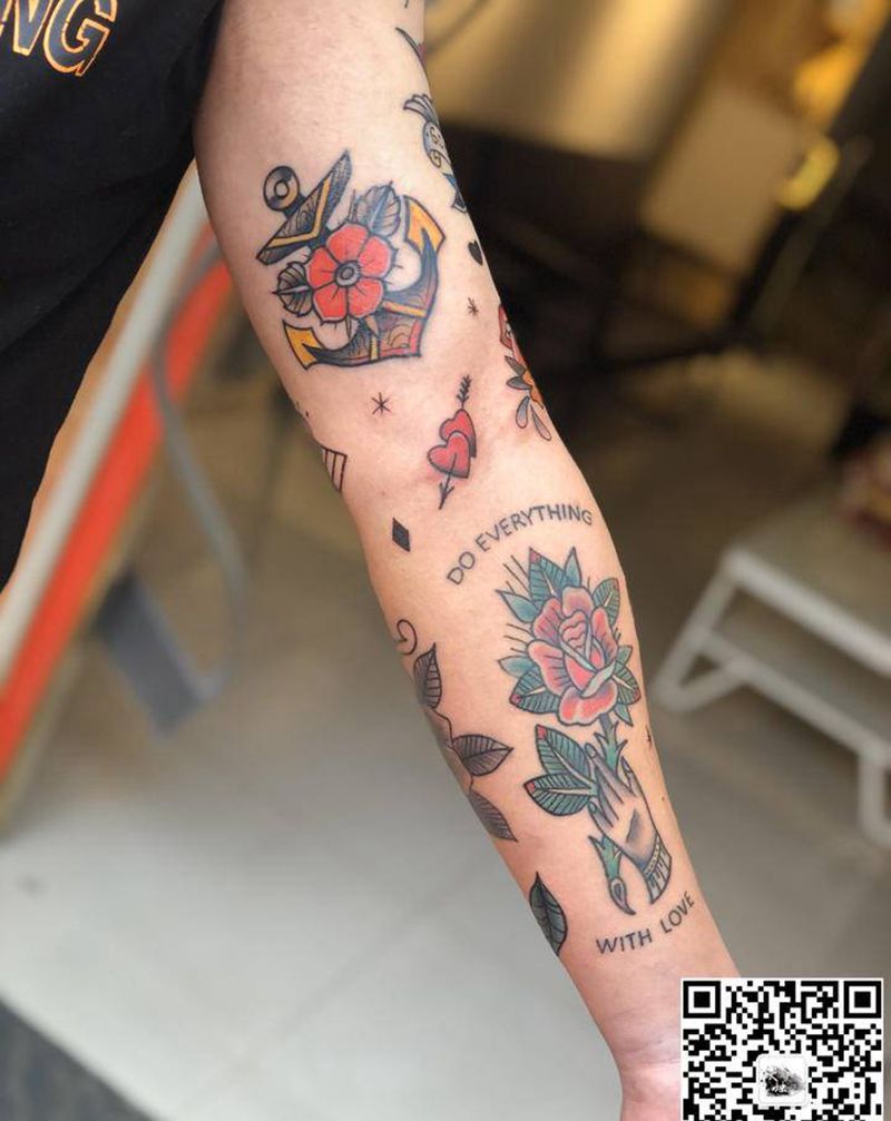 school纹身图片_手臂纹身图案