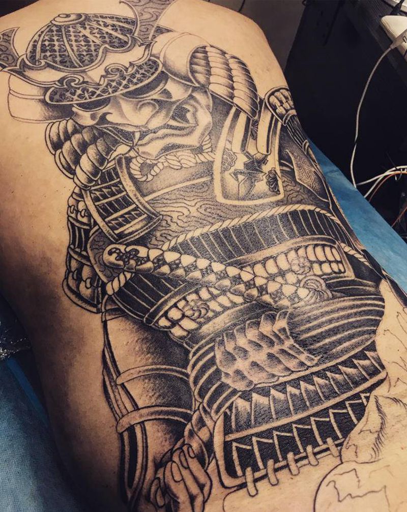 《黃室紋身》今日工時故事：#大纹身图片_背部纹身图案