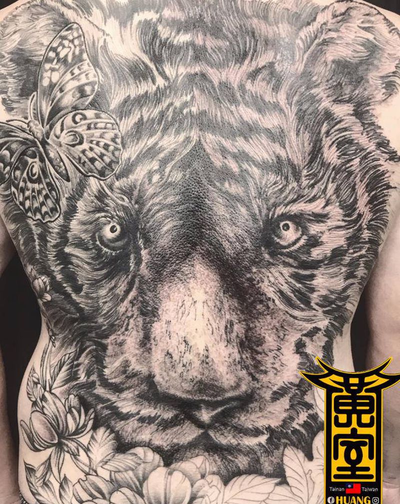 《黃室紋身》今日工時故事： #纹身图片_背部纹身图案