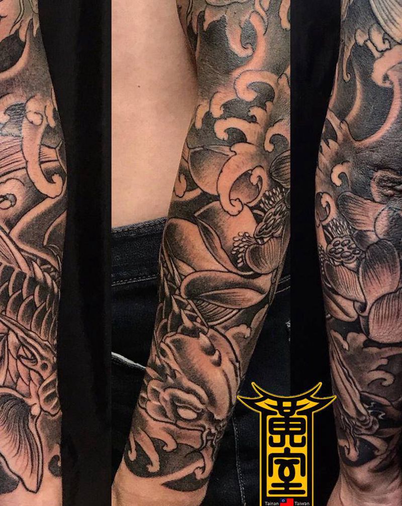 #銜接 #完成品 #鯉魚 #蓮纹身图片_手部纹身图案