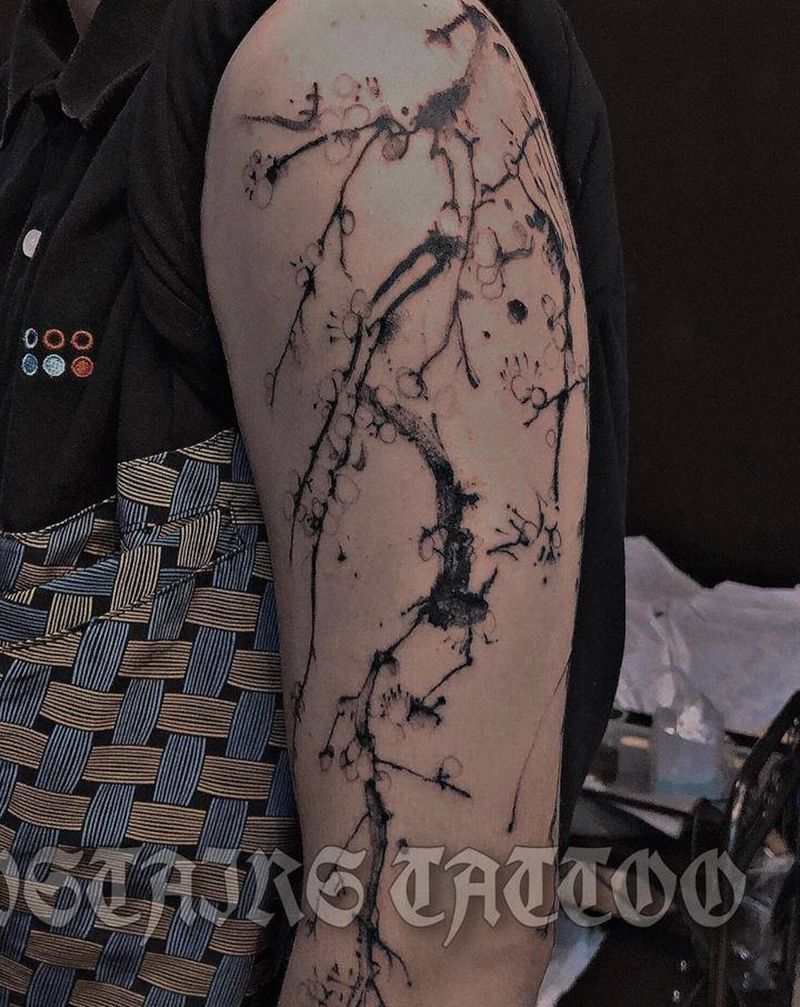 未完成梅花纹身图片_手臂纹身图案