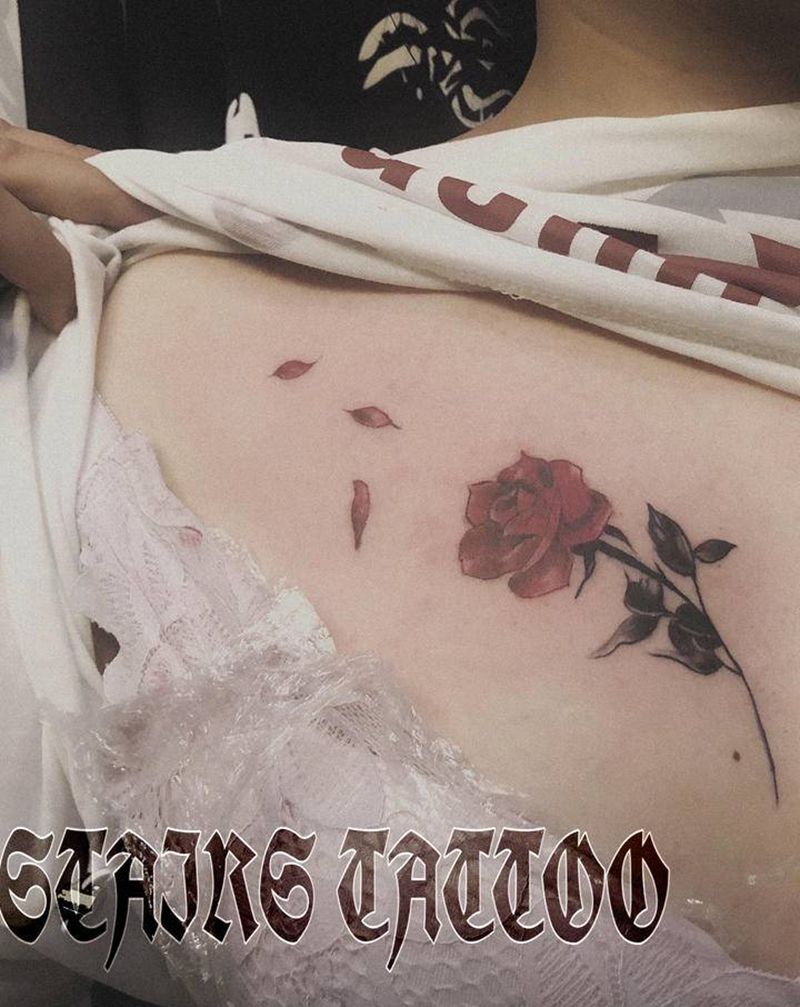 玫瑰纹身图片_胸部纹身图案