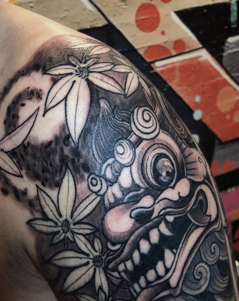 狮纹身图片_肩部纹身图案