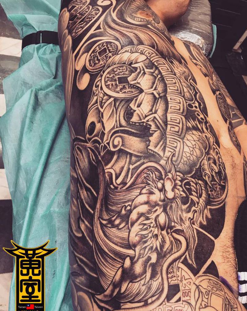 《黃室紋身》今日工事： #龍龜纹身图片_腹部纹身图案