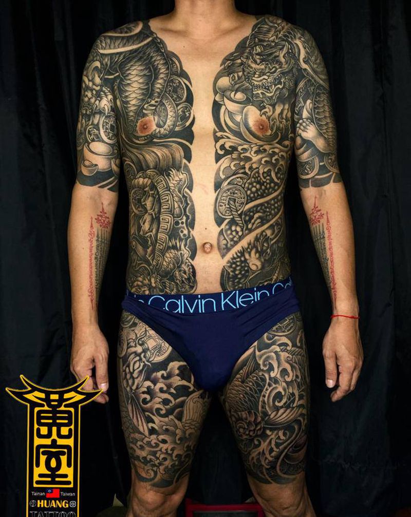 《黃室紋身》 #雙排胛 #左龍纹身图片_胸部腹部纹身图案