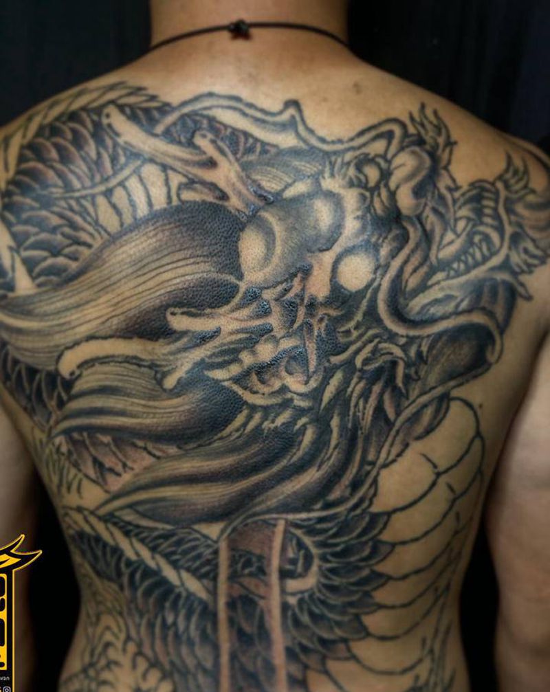 龍纹身图片_背部新传统纹身图案