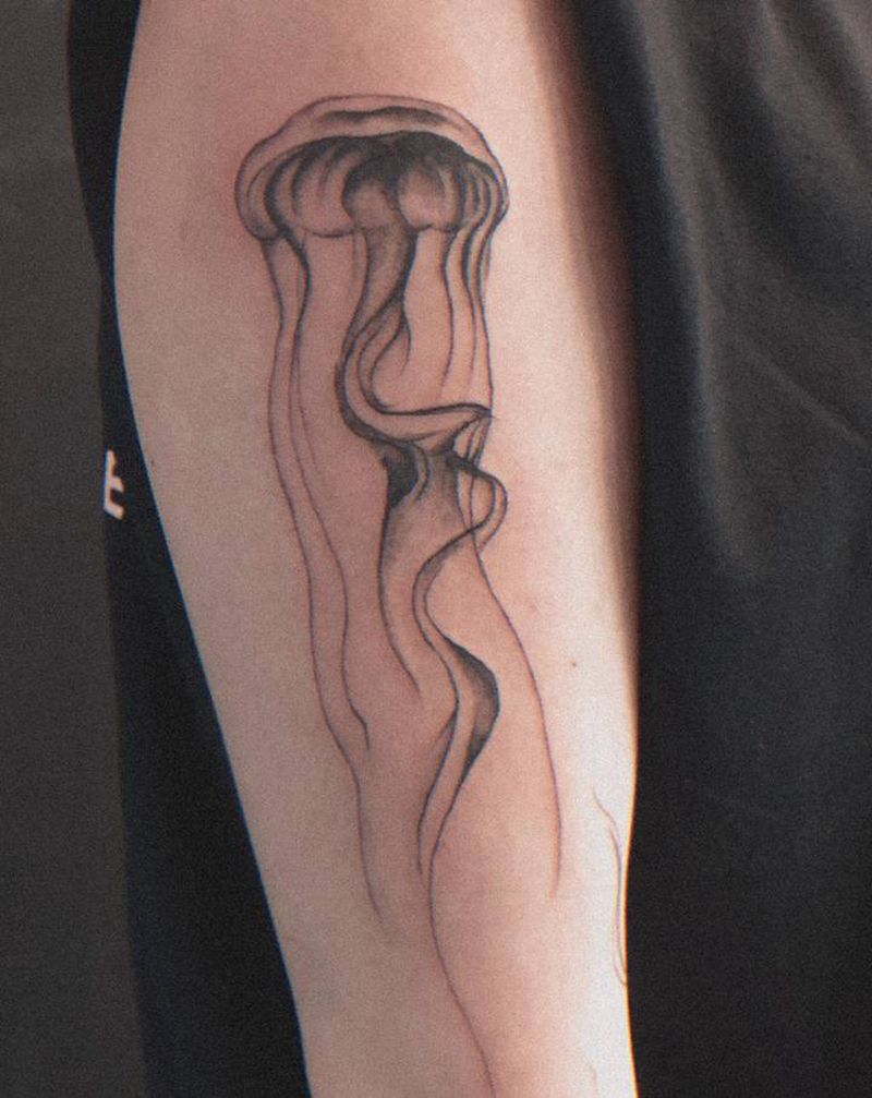 水母纹身图片_手臂纹身图案