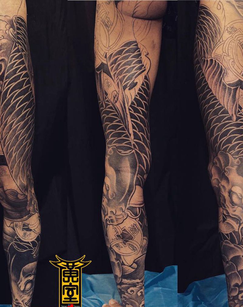 《黃室紋身》# 右全腿 #鯉魚纹身图片_脚部纹身图案