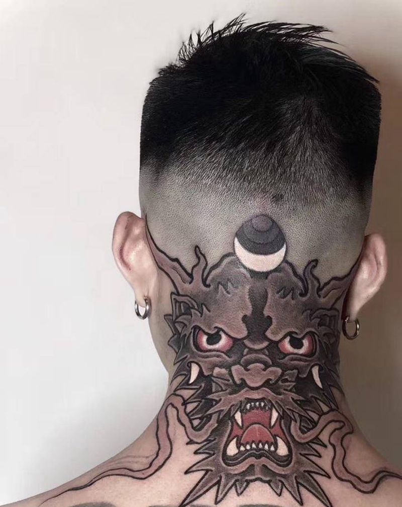 龙头纹身图片_颈部老传统纹身图案