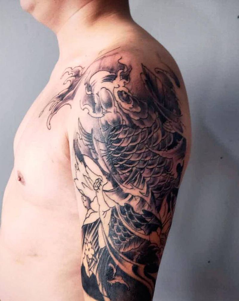 鲤鱼纹身图片_手臂手部老传统鱼纹身图案