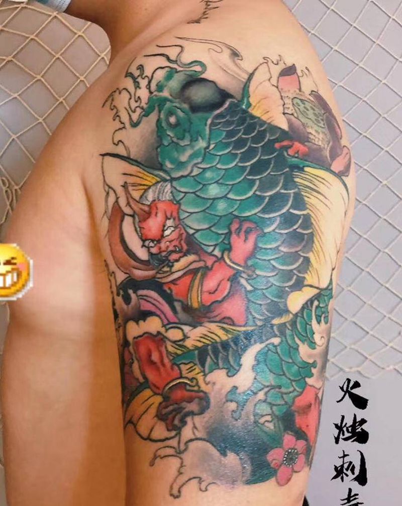 “锦鲤”纹身图片_手臂纹身图案