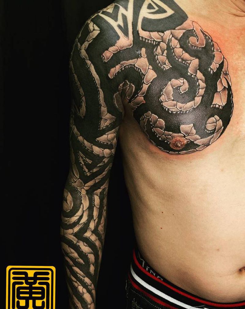 《黃室紋身》 #舊圖翻新 #舊纹身图片_手部胸部纹身图案