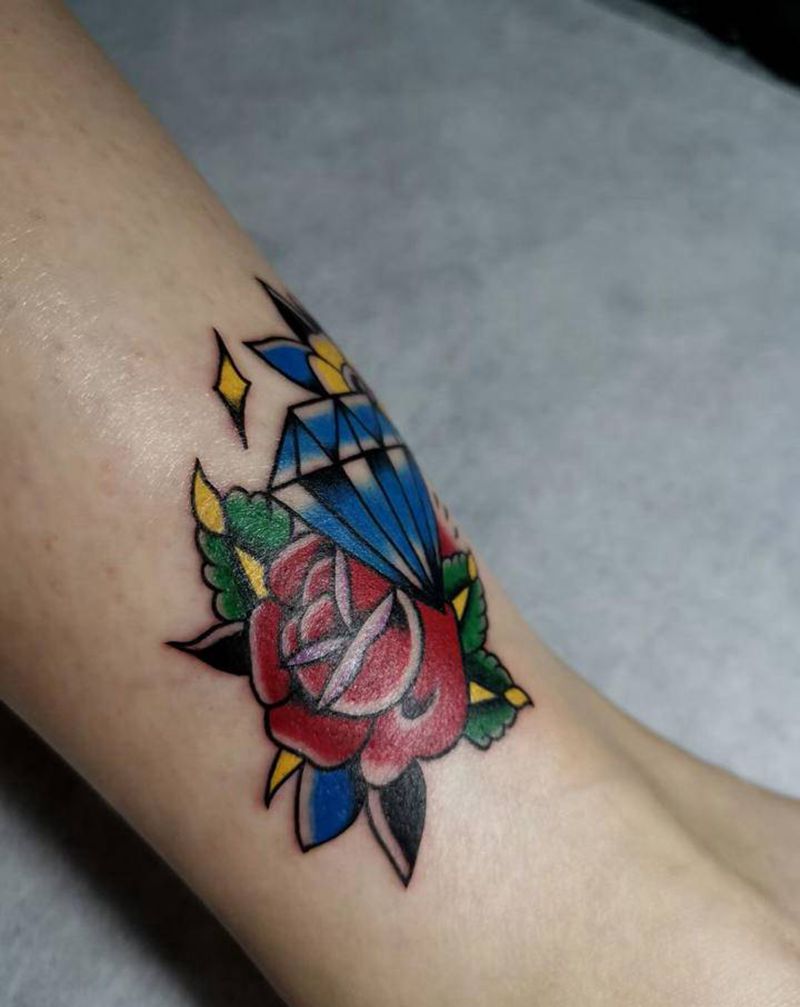 钻石&玫瑰纹身图片_腿部Old School纹身图案