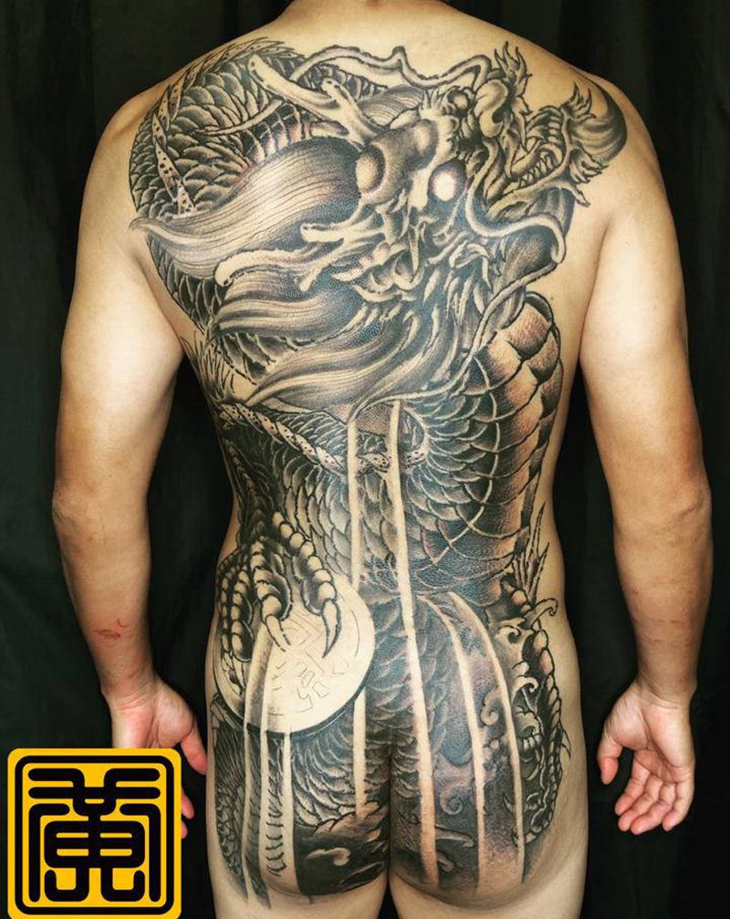 《黃室紋身》原皇室精雕紋身纹身图片_背部纹身图案