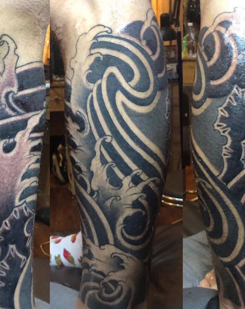 浪腿纹身图片_腿部老传统浪纹身图案