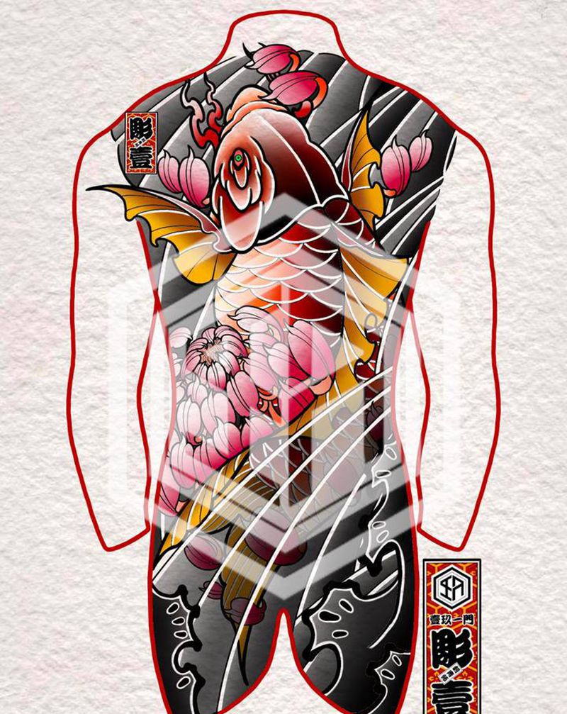 满背锦鲤纹身图片_背部老传统鱼菊花纹身图案