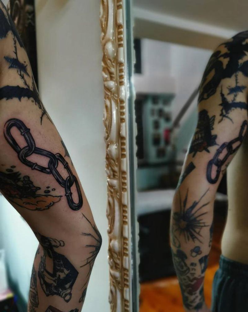 锁链纹身图片_手臂Old School纹身图案